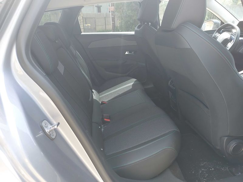 Peugeot 308 1.2 PureTech Allure — zdjęcie 14