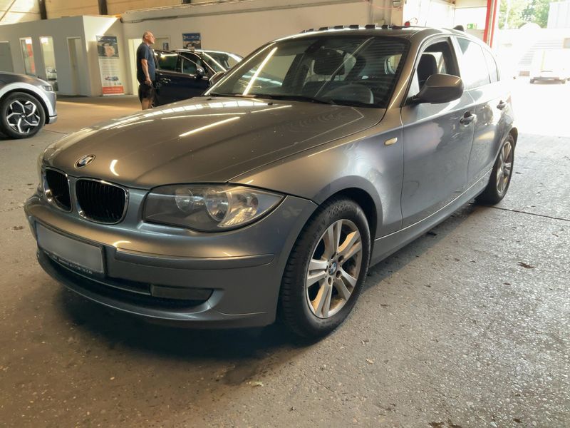 BMW 1er 118d 2011 – снимка 1