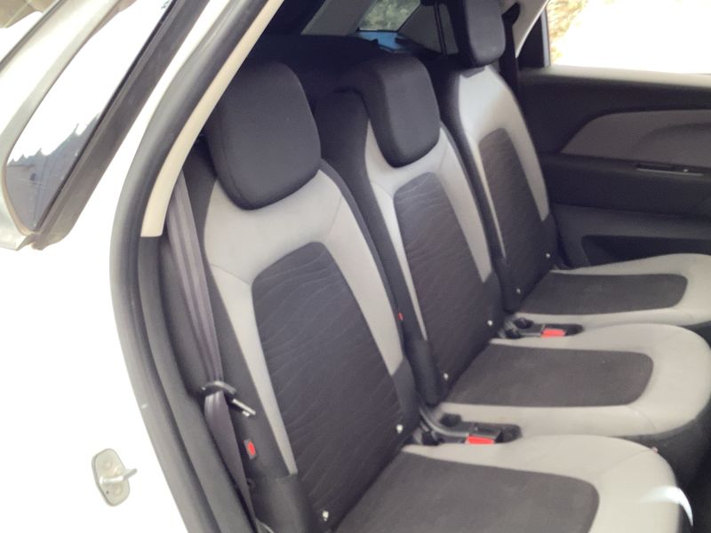 Citroen C4 Picasso 1.6 e-HDi Seduction — zdjęcie 14