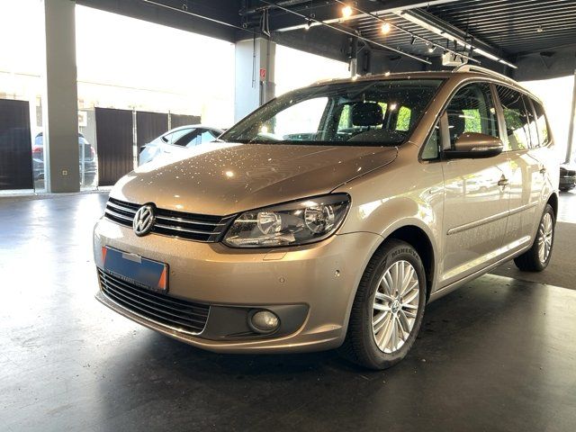Volkswagen Touran 2015 — photo 1