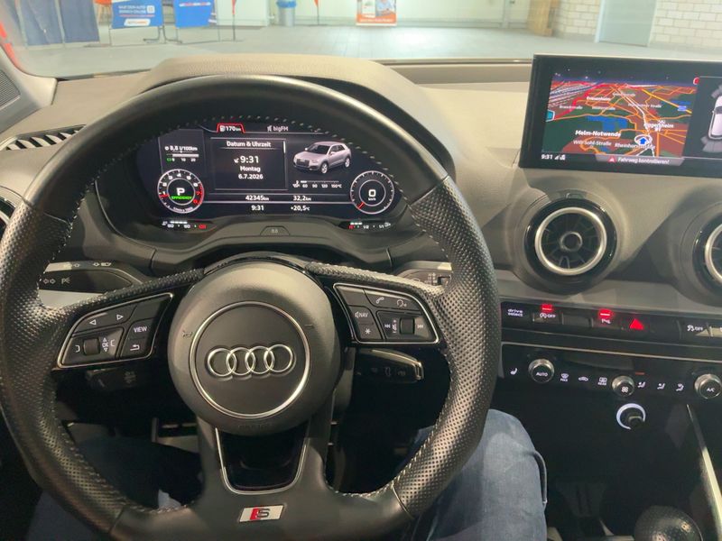 Audi Q2 1.4 TFSI ACT Sport — zdjęcie 12