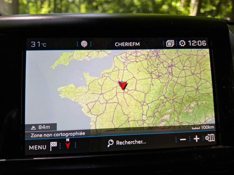 Peugeot 2008 1.2 PureTech Allure — zdjęcie 13