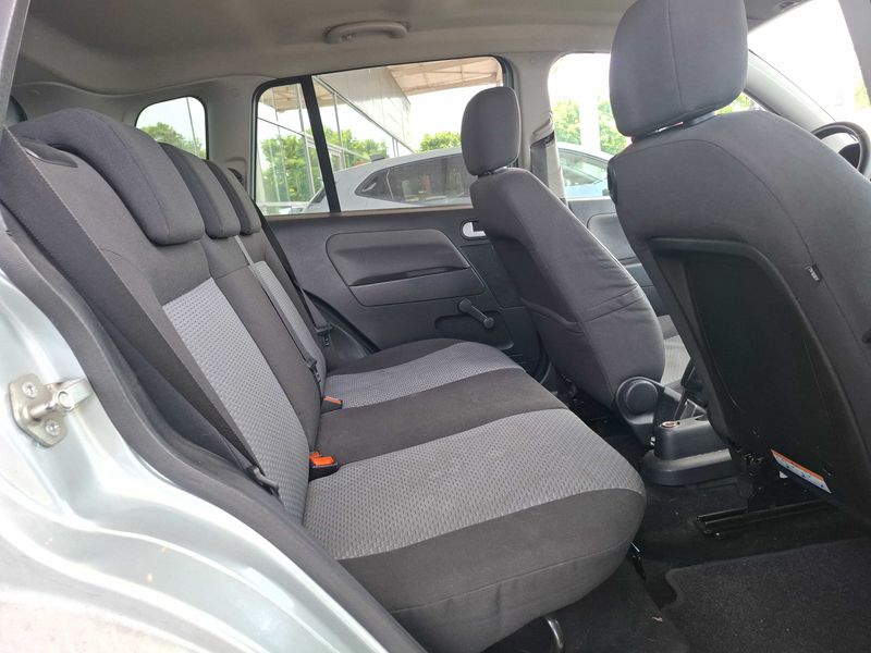 Ford Fusion 1.6 Plus — zdjęcie 13