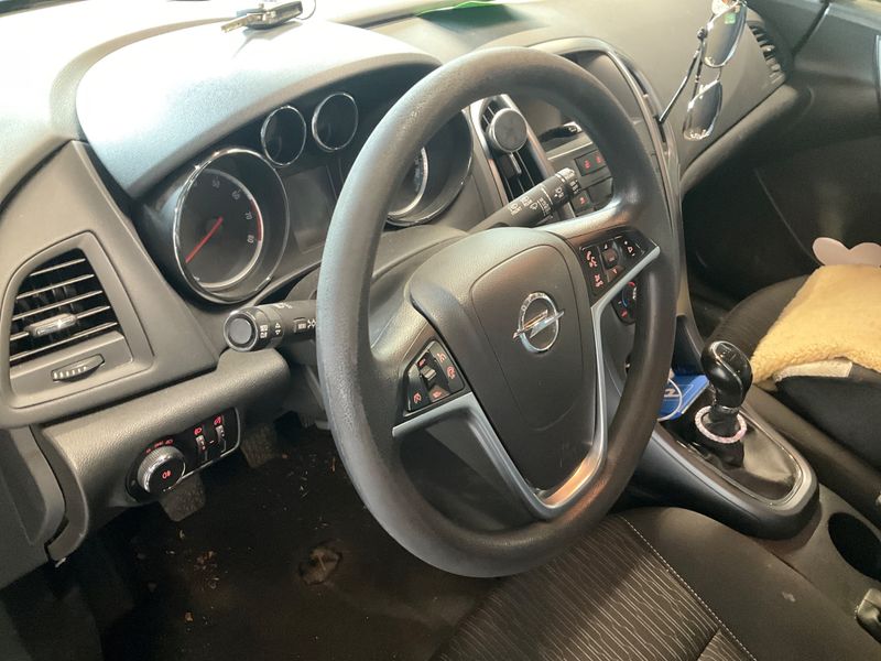 Opel Astra 1.6 Selection 2015 – снимка 28