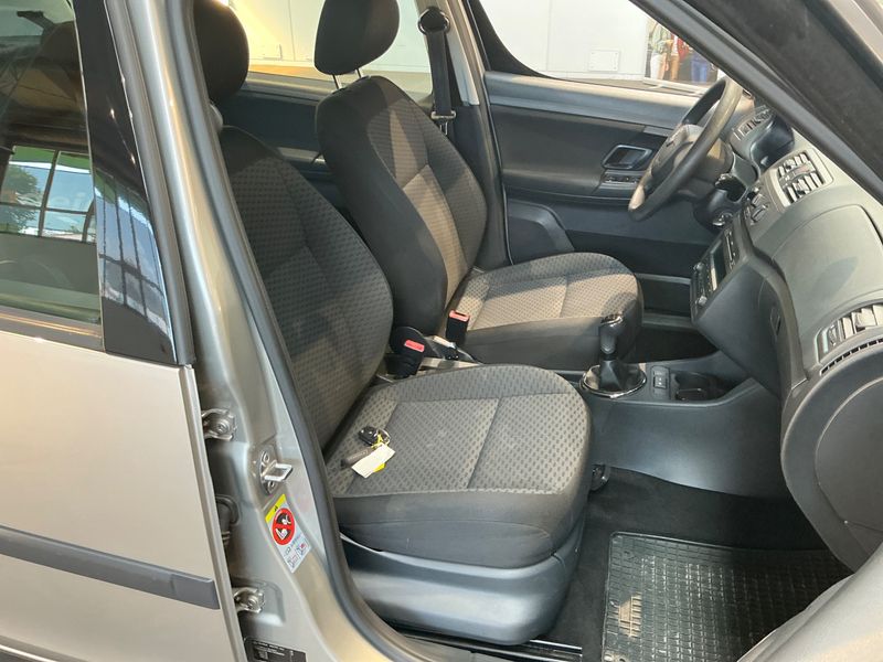 Skoda Roomster 1.6 TDI Ambition — zdjęcie 3