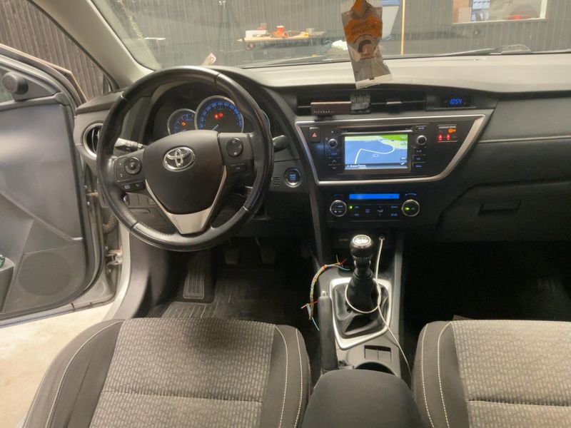 Toyota Auris 1.4 Turbodiesel Edition 2015 – снимка 17