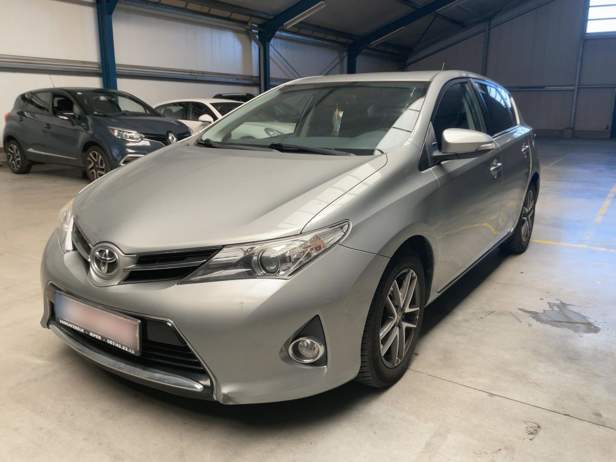 Toyota Auris 2015