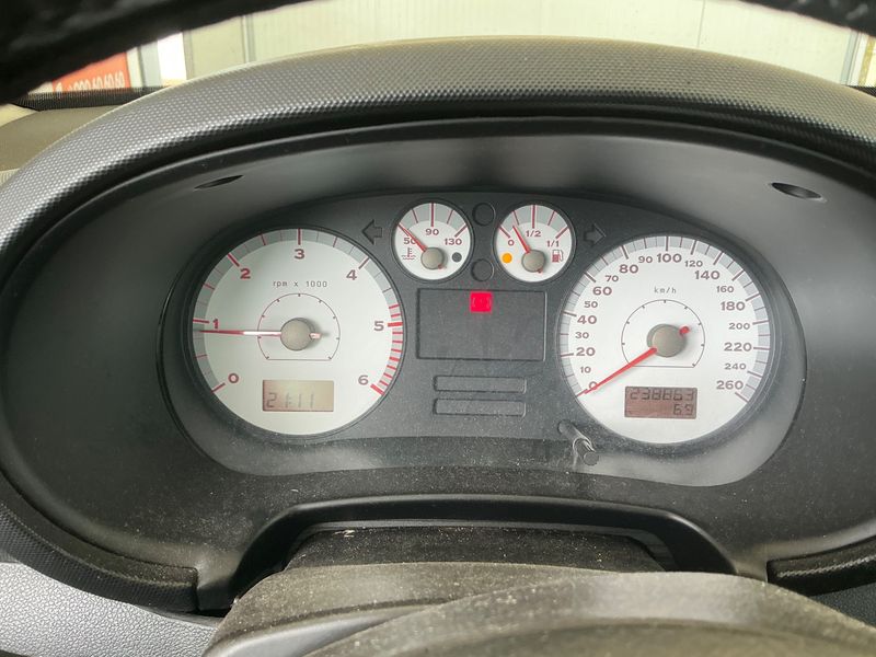 Seat Leon 1.9 TDI Sport F.R. — zdjęcie 4