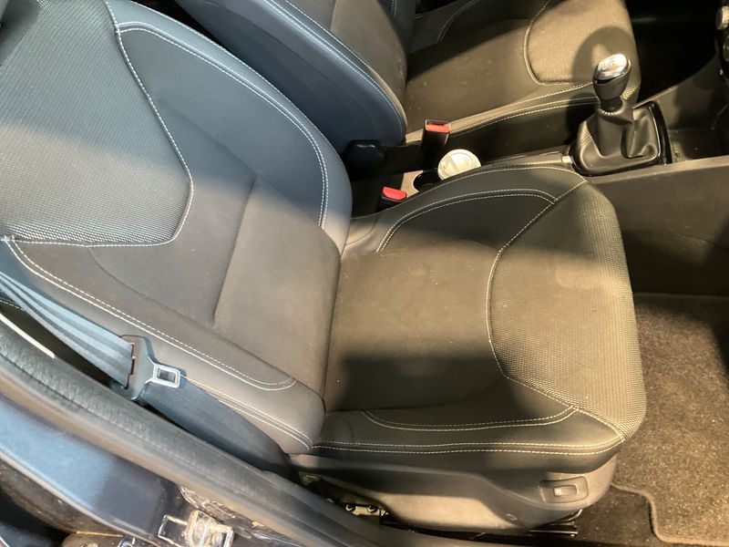 Renault Clio 0.9 Intens 2018 – снимка 32