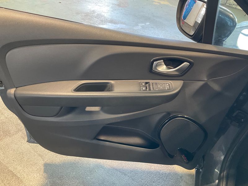 Renault Clio 0.9 Intens 2018 – снимка 28