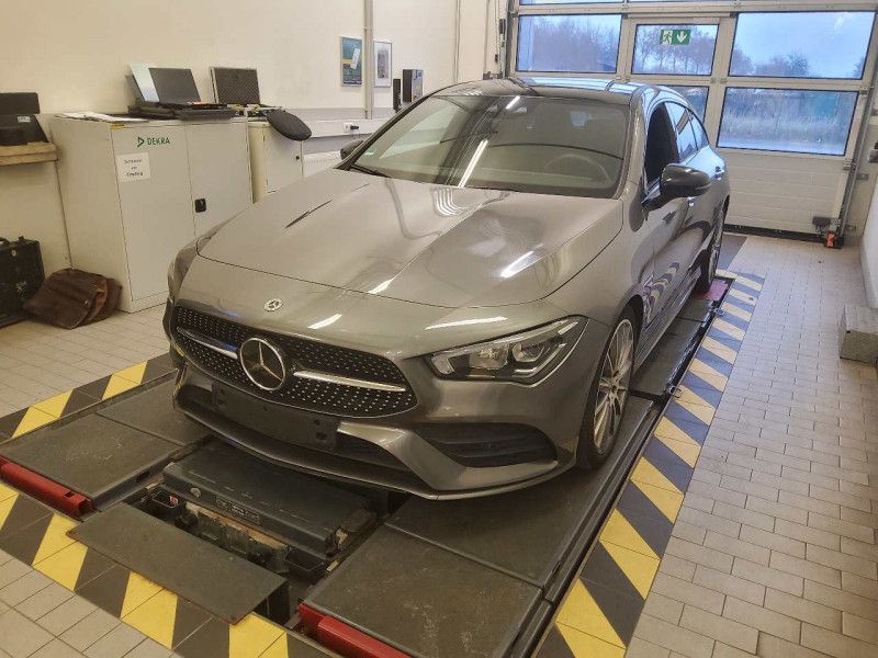 Mercedes-Benz CLA-Klasse CLA 200 Shooting Brake AMG Line