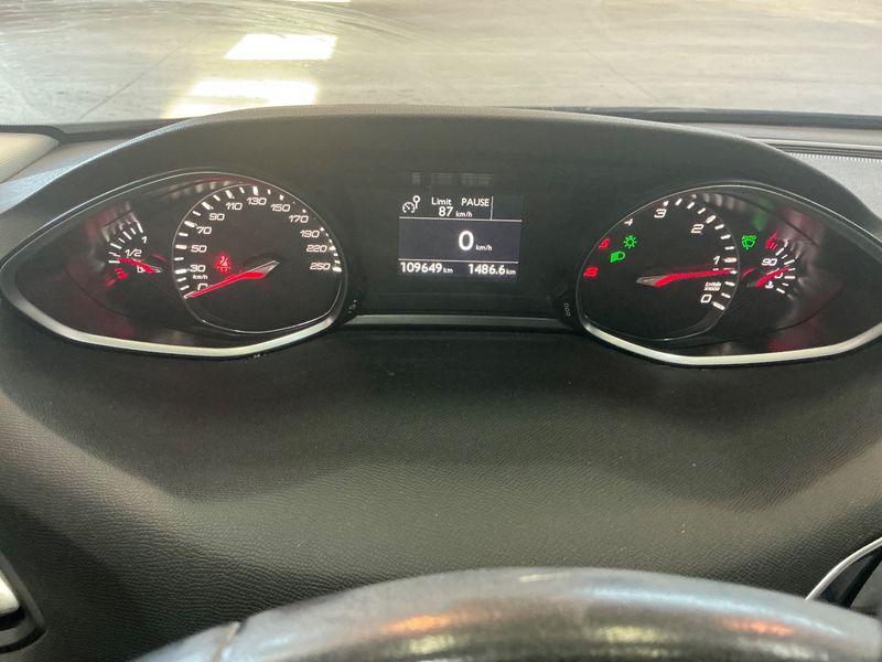 Peugeot 308 1.6 Blue-HDi Allure 2016 – снимка 18
