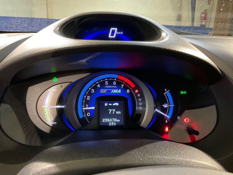 Honda Insight 1.3 Hybrid Executive — zdjęcie 13