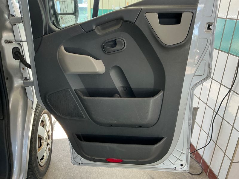 Renault Master 2.3 dCi L1H2 HKa 3,3t 2014 – снимка 37