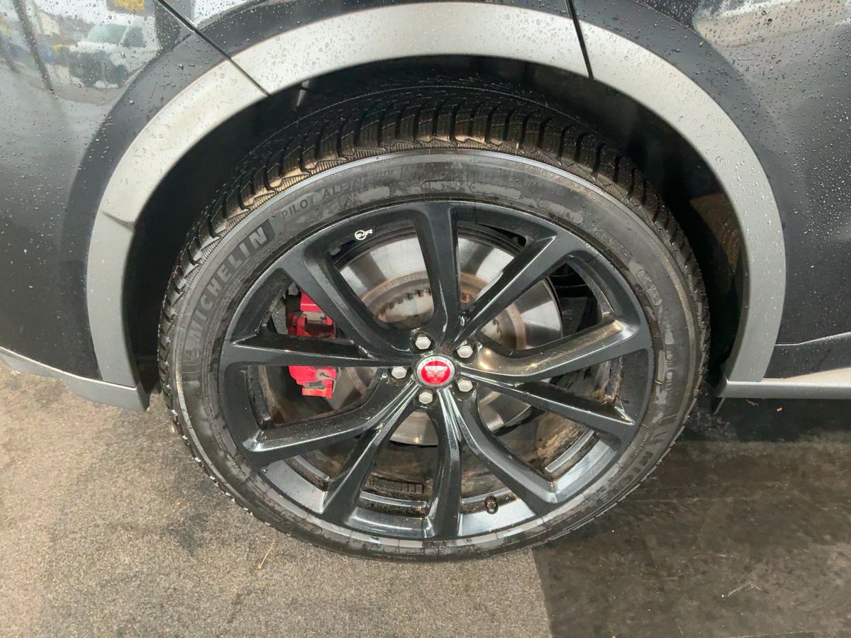 Jaguar F-Pace 2020 — photo 10