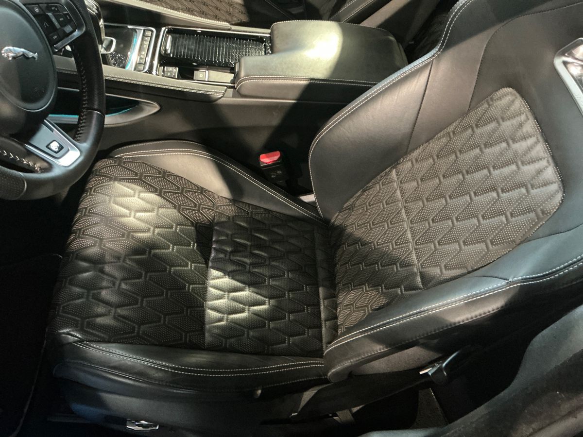 Jaguar F-Pace 2020 — photo 25