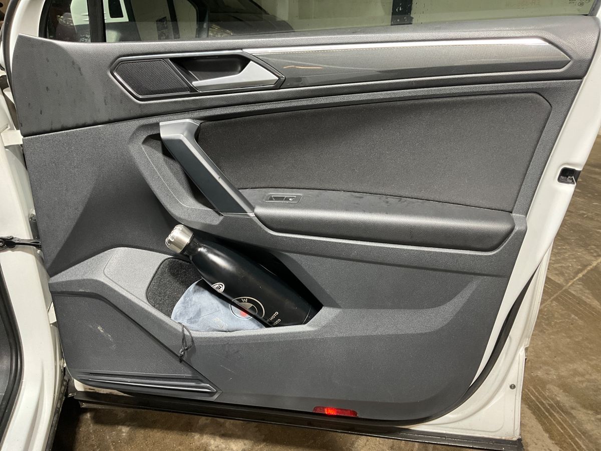 Volkswagen Tiguan 2016 — photo 40