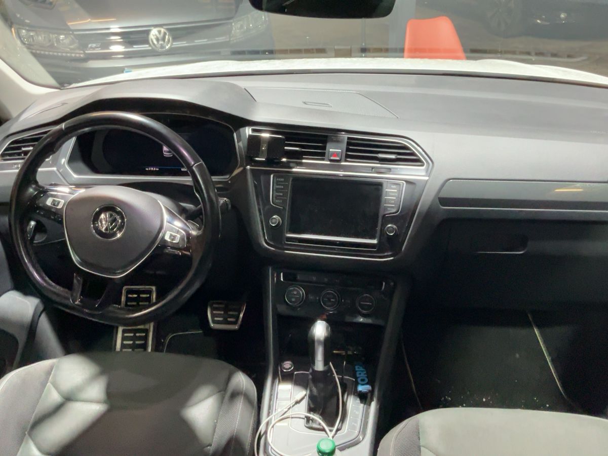Volkswagen Tiguan 2016 — photo 18