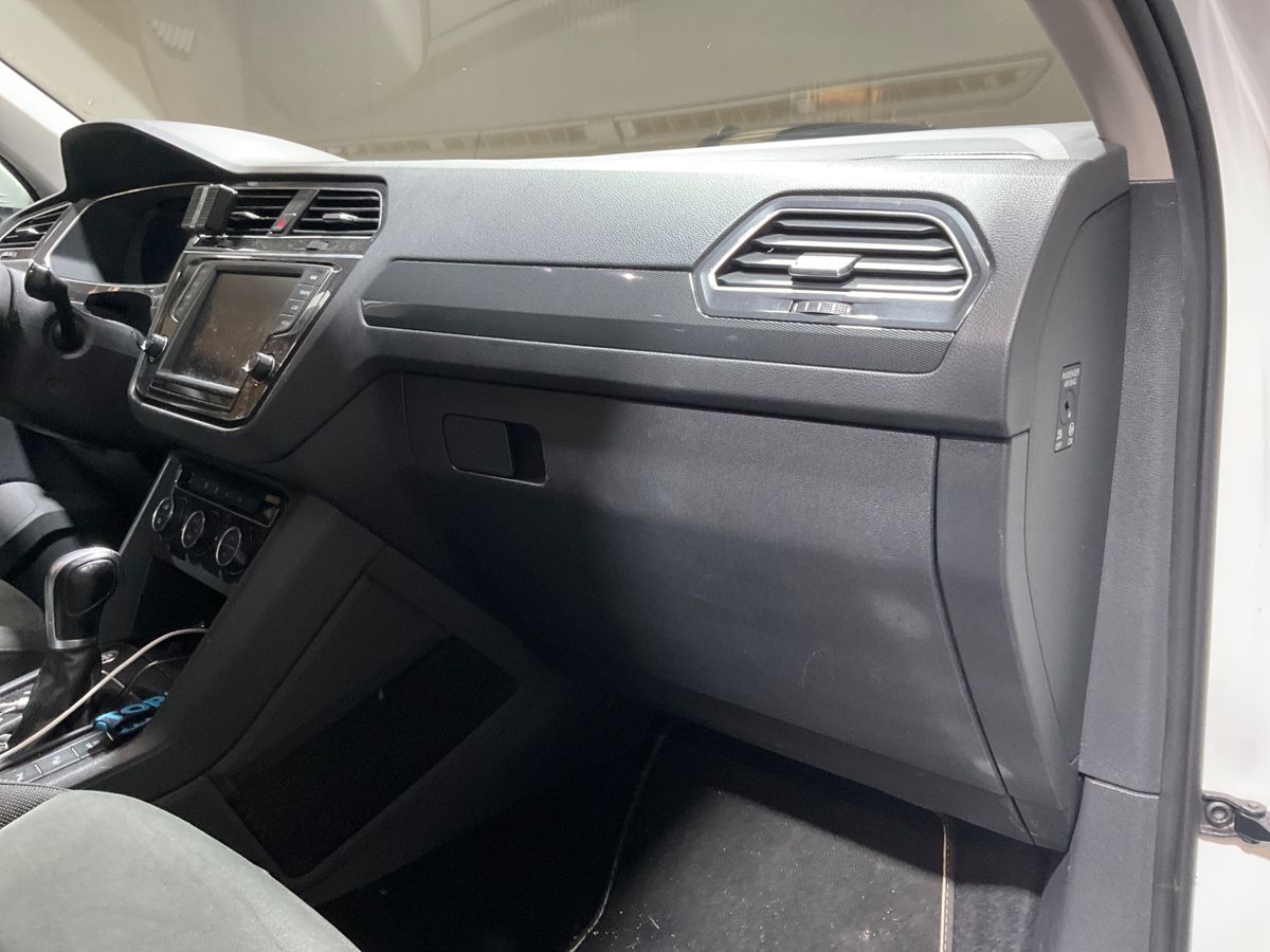 Volkswagen Tiguan 2016 — photo 39