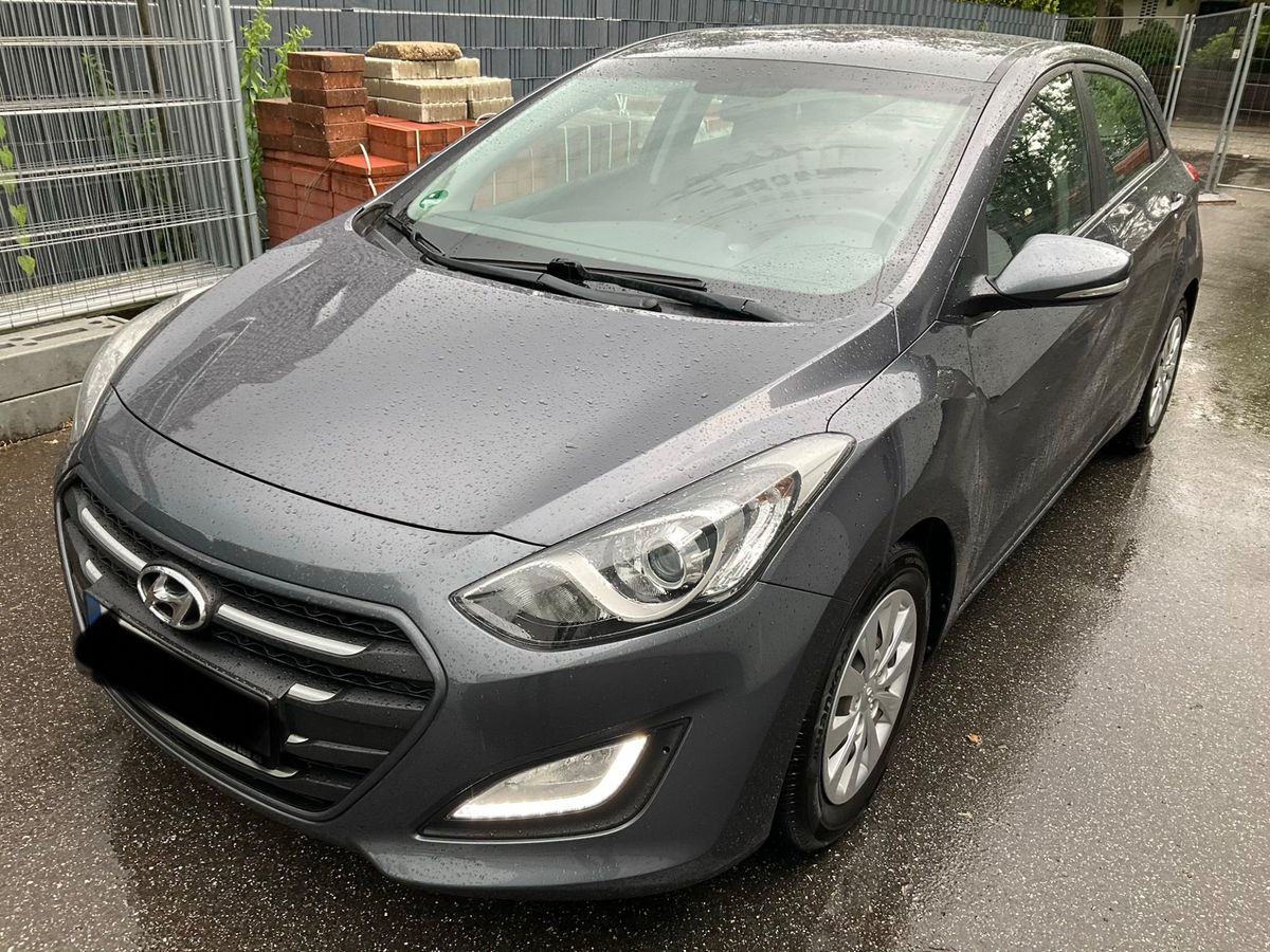Hyundai i30 2016 — photo 1