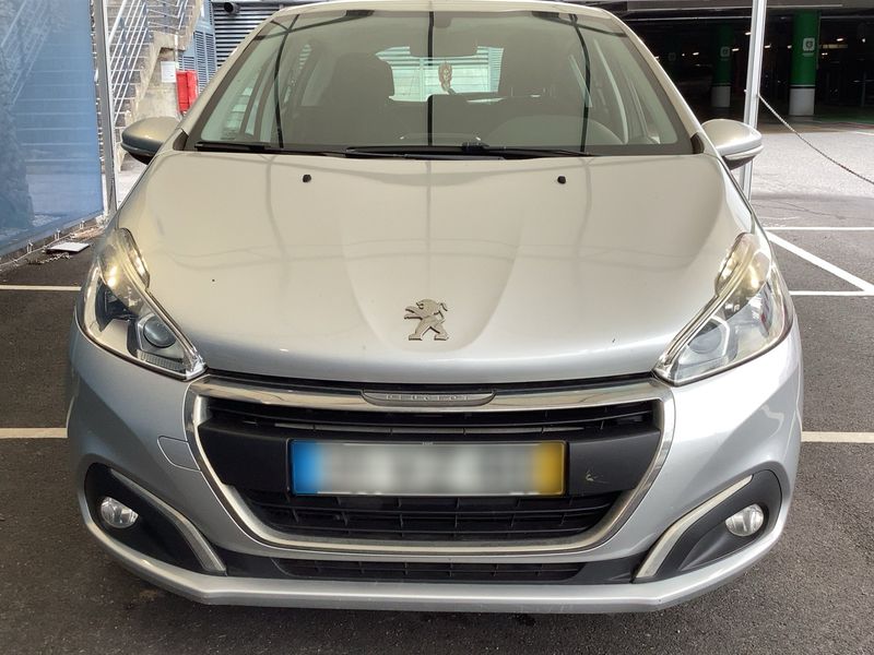 Peugeot 208 1.4 HDi Active — zdjęcie 9