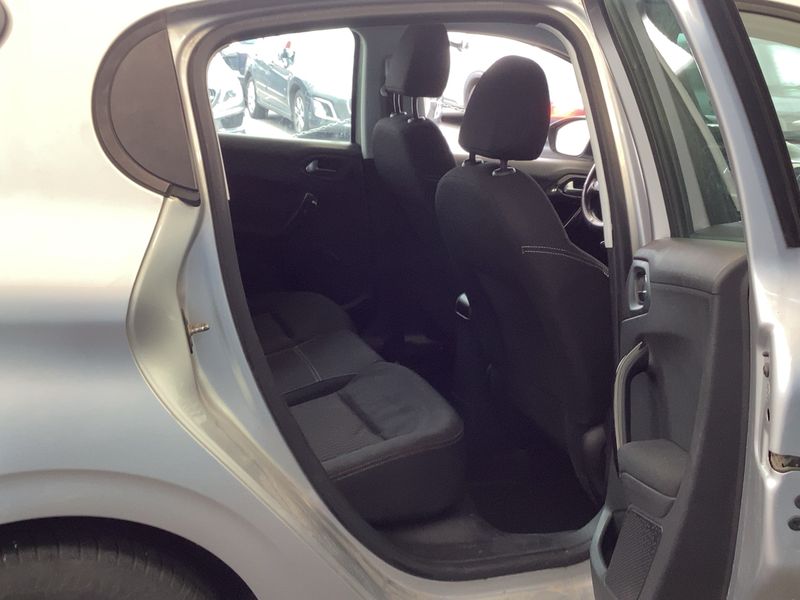 Peugeot 208 1.4 HDi Active — zdjęcie 14