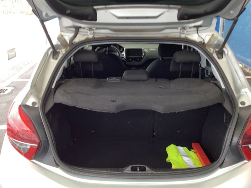 Peugeot 208 1.4 HDi Active — zdjęcie 10
