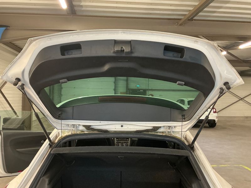 Volkswagen Scirocco 2.0 TDI — zdjęcie 10