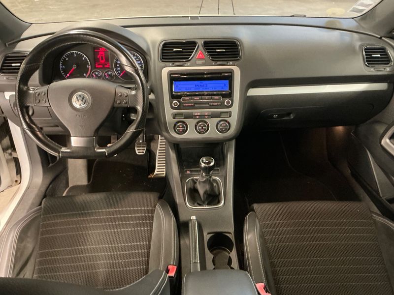 Volkswagen Scirocco 2.0 TDI — zdjęcie 12