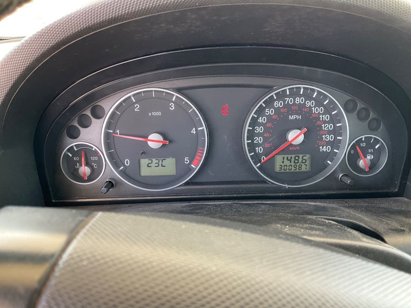Ford Mondeo 2.0 DI TD Ghia — zdjęcie 4