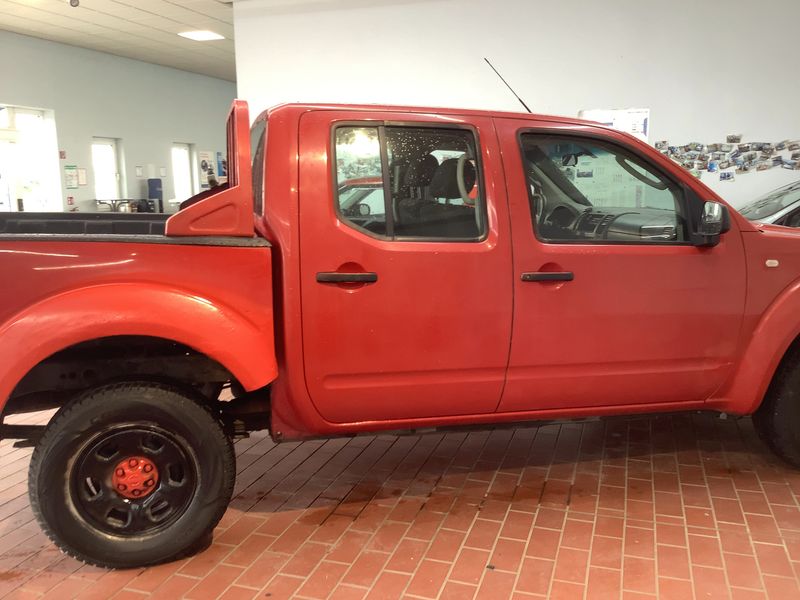 Nissan Navara Pick-up 2.5 dCi Double Cab XE 4x4 — zdjęcie 7