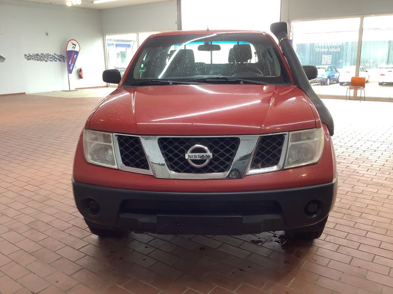 Nissan Navara Pick-up 2.5 dCi Double Cab XE 4x4 — zdjęcie 9