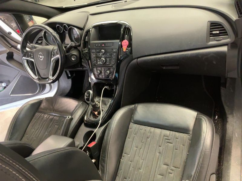 Opel Astra GTC 1.6 CDTI DPF Basis — zdjęcie 12