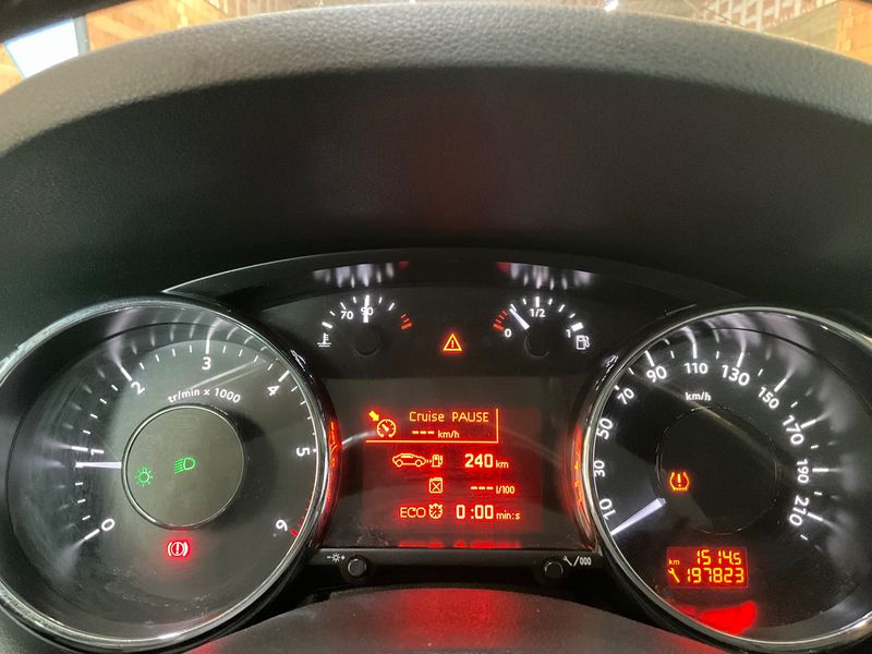 Peugeot 3008 1.6 Blue-HDi Crossway — zdjęcie 13