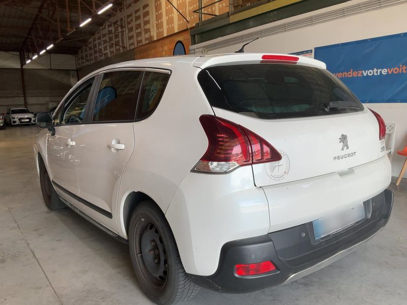 Peugeot 3008 1.6 Blue-HDi Crossway — zdjęcie 3