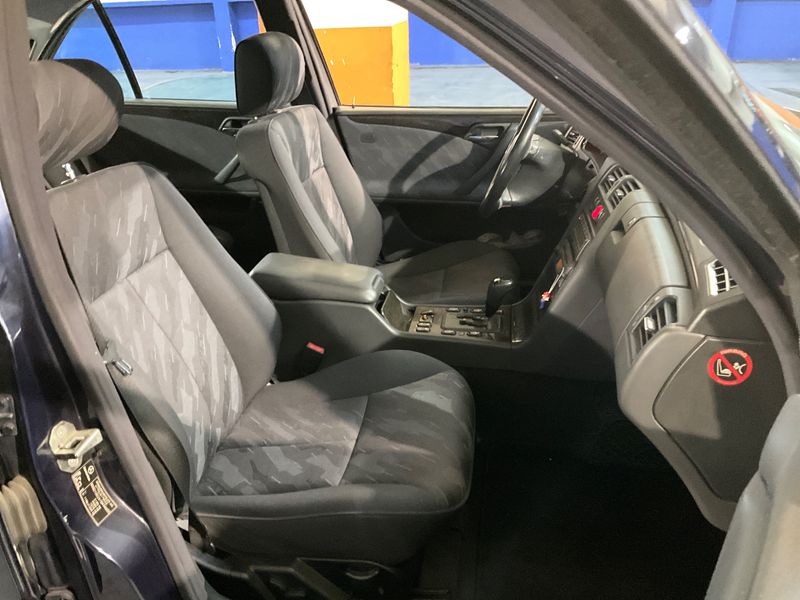 Mercedes-Benz E-Klasse E 320 CDI Avantgarde — zdjęcie 3