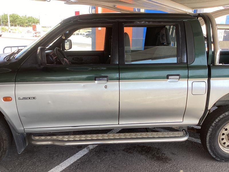 Mitsubishi L 200 2.5 Turbodiesel TD GLX 2500 — zdjęcie 4