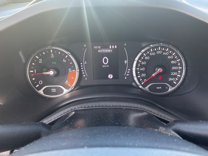 Jeep Renegade 2.0 M-Jet Night Eagle 4WD — zdjęcie 13
