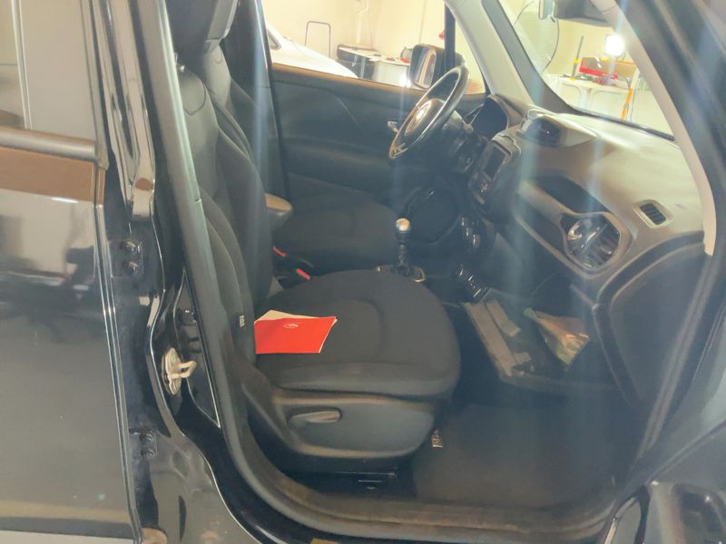 Jeep Renegade 2.0 M-Jet Night Eagle 4WD — zdjęcie 11