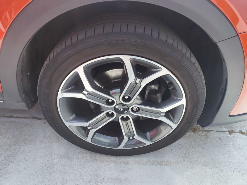 Kia XCeed 1.0 TGDI Tech — zdjęcie 17