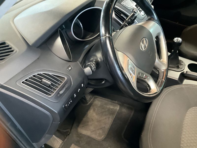 Hyundai ix35 2.0 Comfort AWD 2013 – снимка 26