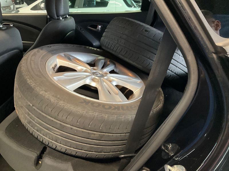 Hyundai ix35 2.0 Comfort AWD 2013 – снимка 39