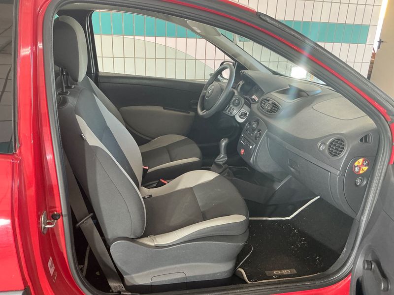 Renault Clio 1.2 Expression — zdjęcie 3