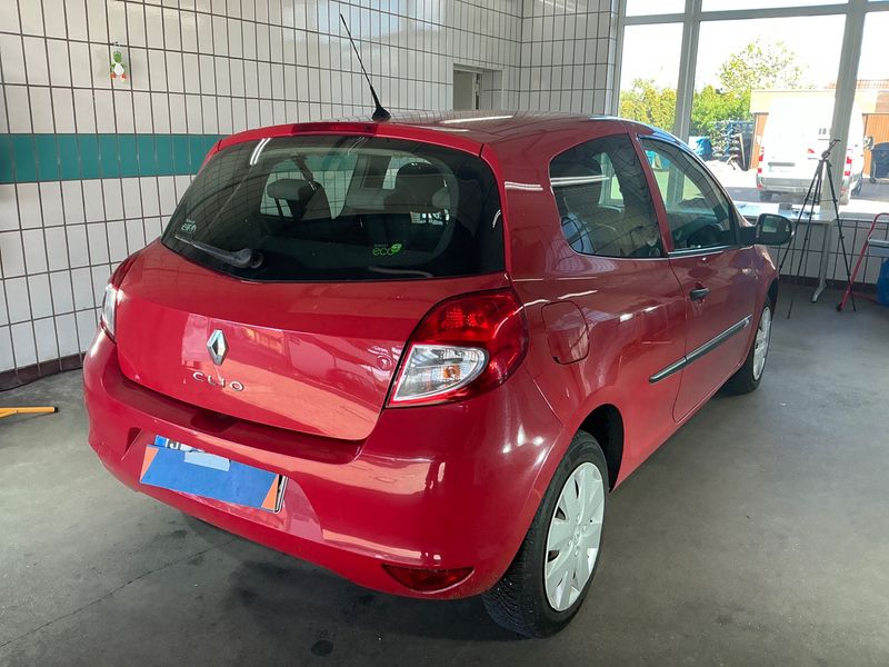 Renault Clio 1.2 Expression — zdjęcie 2