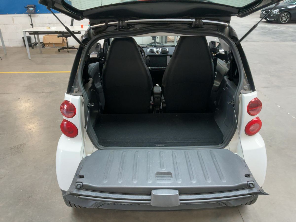 Smart fortwo 2013 — photo 16