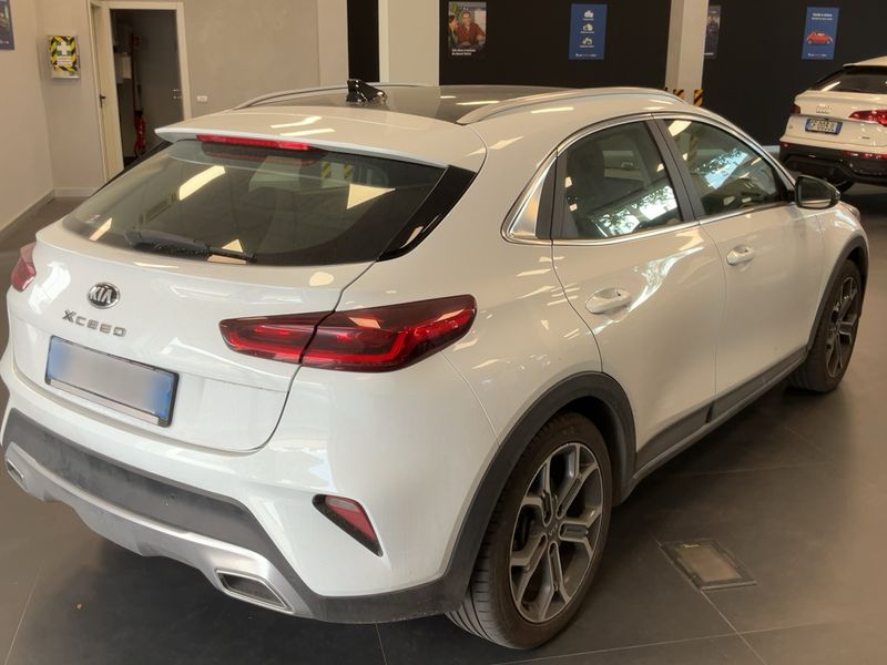 Kia XCeed 1.6 CRDi Style — zdjęcie 6