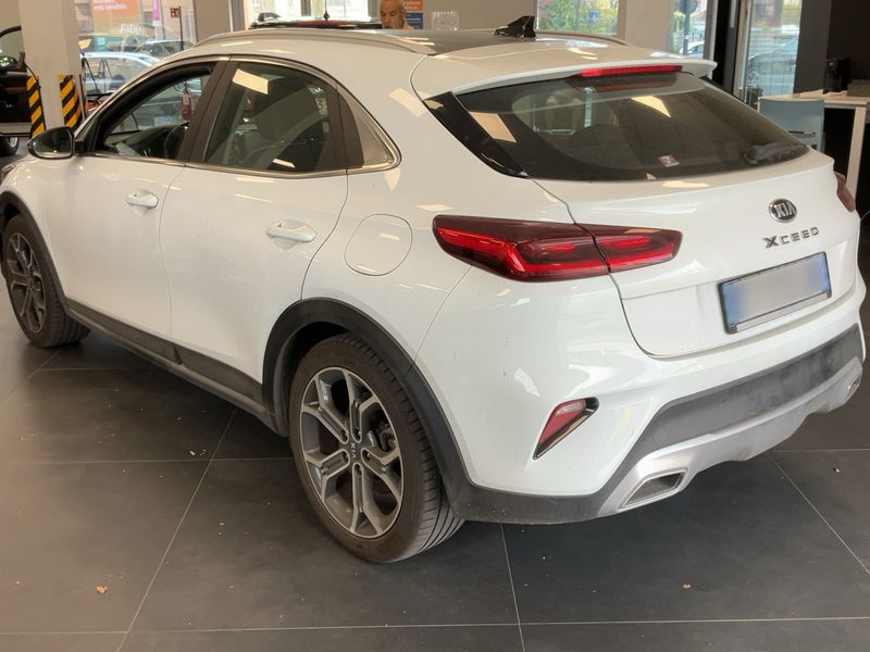 Kia XCeed 1.6 CRDi Style — zdjęcie 3