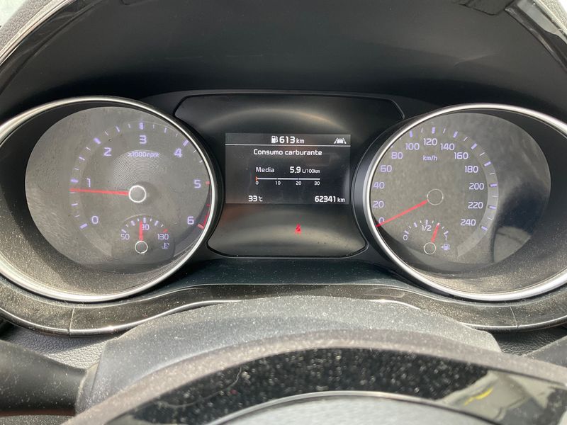Kia XCeed 1.6 CRDi Style — zdjęcie 13