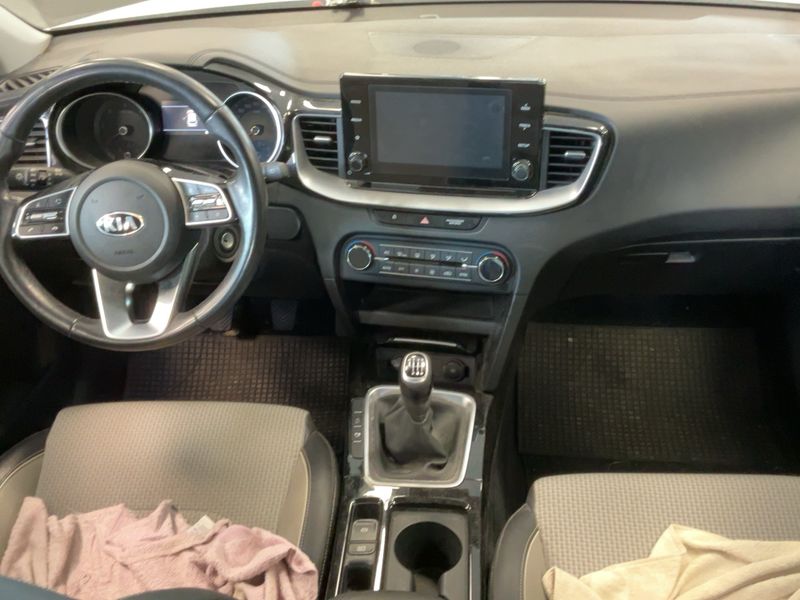 Kia XCeed 1.6 CRDi Style — zdjęcie 12