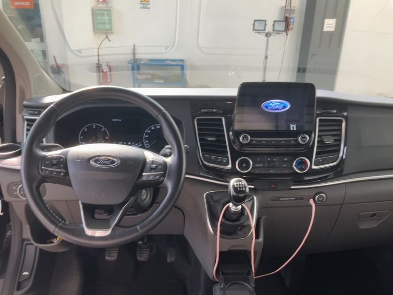 Ford Tourneo Custom 2.0 TDCi Mild-Hybrid 320 L1 Tourneo Titanium X — zdjęcie 12